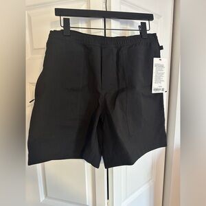 Lululemon woven pull on short